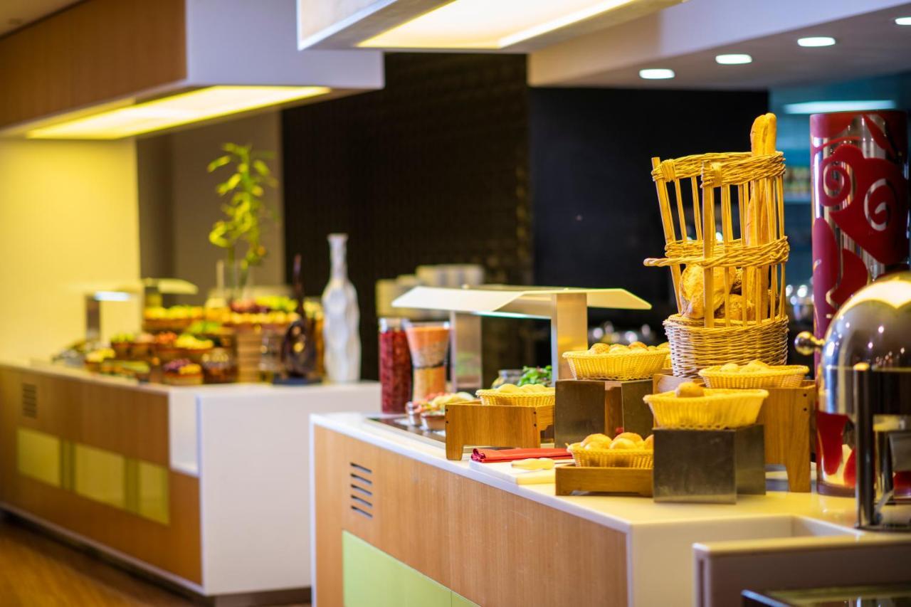 Holiday Inn Muscat Alseeb By Ihg Mascate Exterior foto